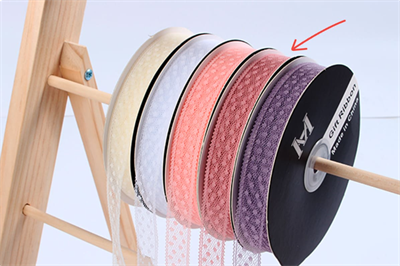 Лента кружевная дизайн «В крапинку» (1,8см х 50 ярд) Персиковый 03382